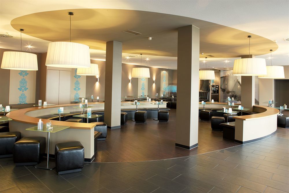 Motel One Frankfurt Airport Frankfurt am Main Exterior photo