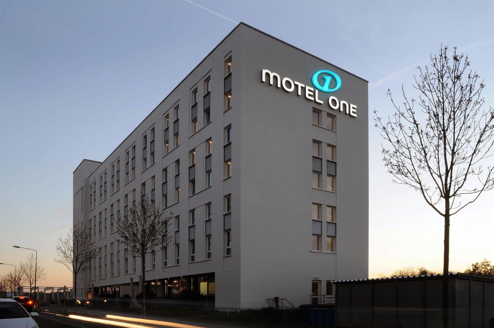 Motel One Frankfurt Airport Frankfurt am Main Exterior photo