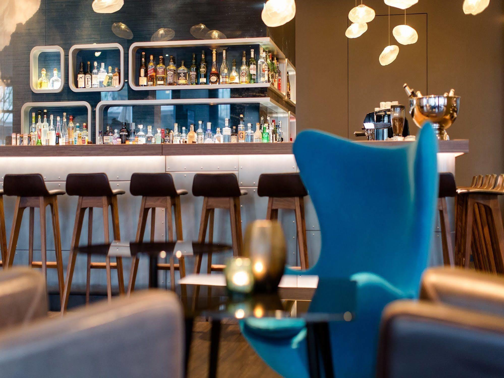 Motel One Frankfurt Airport Frankfurt am Main Exterior photo